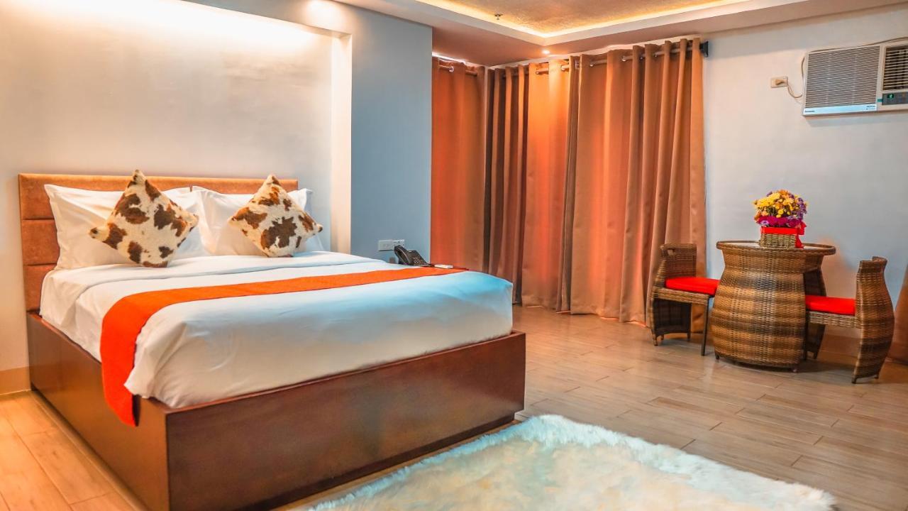 Aya Hotel & Residences Clarin  Exteriér fotografie